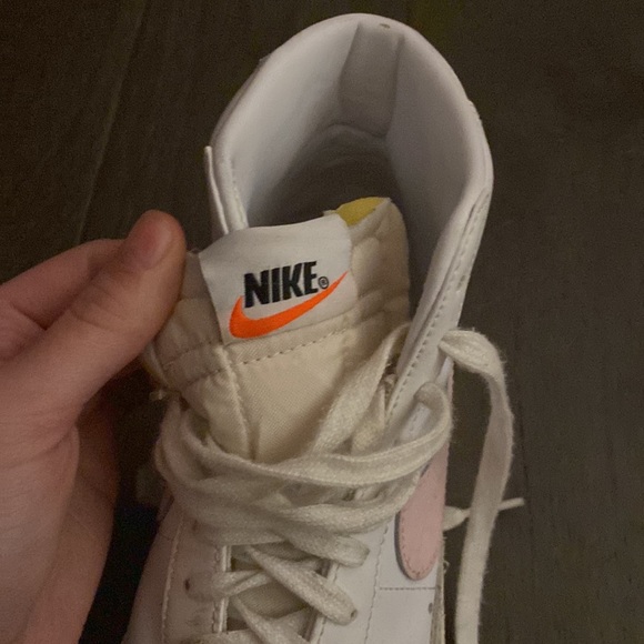 Retro Nike shoes - Picture 3 of 6